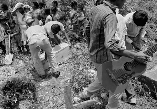 MEXICO. Maya Tecum (Campeche). 25/06/1988: Guatemalan refugee child's funeral. Mortality rate among the 45000 Guatemalan refugees in Mexico was fairly rapidly brought down to the levels of the local population.