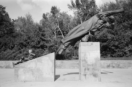 GERMANY. Berlin. 6/08/1997: Statue in Friedrichshain commemorating the victims of the International Brigades during the Spanish Civil War.