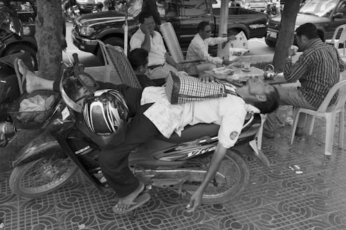 CAMBODIA. Phnom Penh. 4/05/2012: Boeung Kak Lake resident resting during demonstration at 'Democracy Square'.