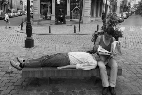 BELGIUM. Brussels. 05/07/2012: Tired tourists.