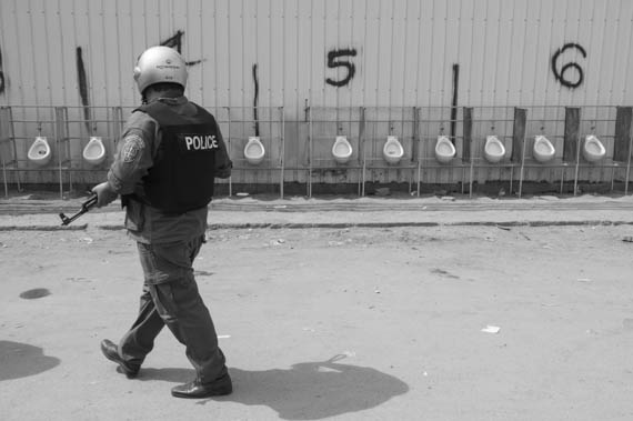 CAMBODIA. Phnom Penh.4/01/2014: Freedom Place evacuated by breakers commissioned by the authorities.