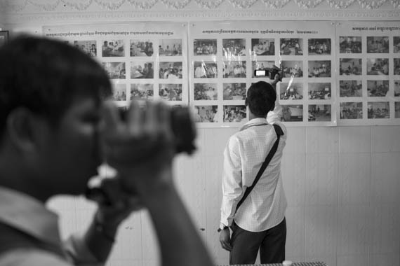 CAMBODIA. Phnom Penh. 10/01/2014: Journalists after a ceremony for the crackdown victims followed by a press conference at Solidarity House requesting the release of the 23 arrested during the latest crackdown on striking factory workers, a halt to violence and a salary rise to 160$.