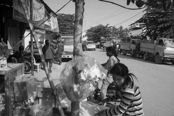 CAMBODIA. Treuy Sla (Kandal). 21/01/2014: A heavy riot police presence prevented an opposition CNRP meeting with Sam Rainsy and Kem Sokha, CNRP co-presidents, to take place.