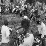 CAMBODIA. Treuy Sla (Kandal). 21/01/2014: CPP sympathisers, mostly from outside the commune, and riot police occupying the grounds, forcing the opposition CNRP to cancel a planned gathering with Sam Rainsy and Kem Sokha, CNRP co-presidents, and villagers.