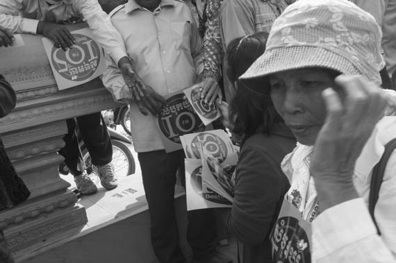 CAMBODIA. Phnom Penh. 27/01/2014: Supporters of Mam Sonando, Director of Beehive Radio, stage a protest march to the Ministry of Information to request a TV frequency.