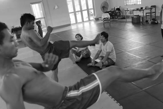 CAMBODIA. Phnom Penh. 21/02/2014: Rehearsals of a piece inspired by khmer boxing, choreographed by Manou Phuon with dancers from Amrita Performing Arts.